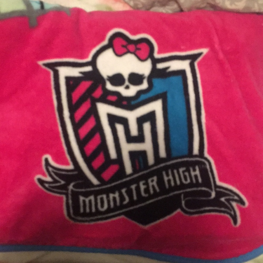 Girls monster high blanket
